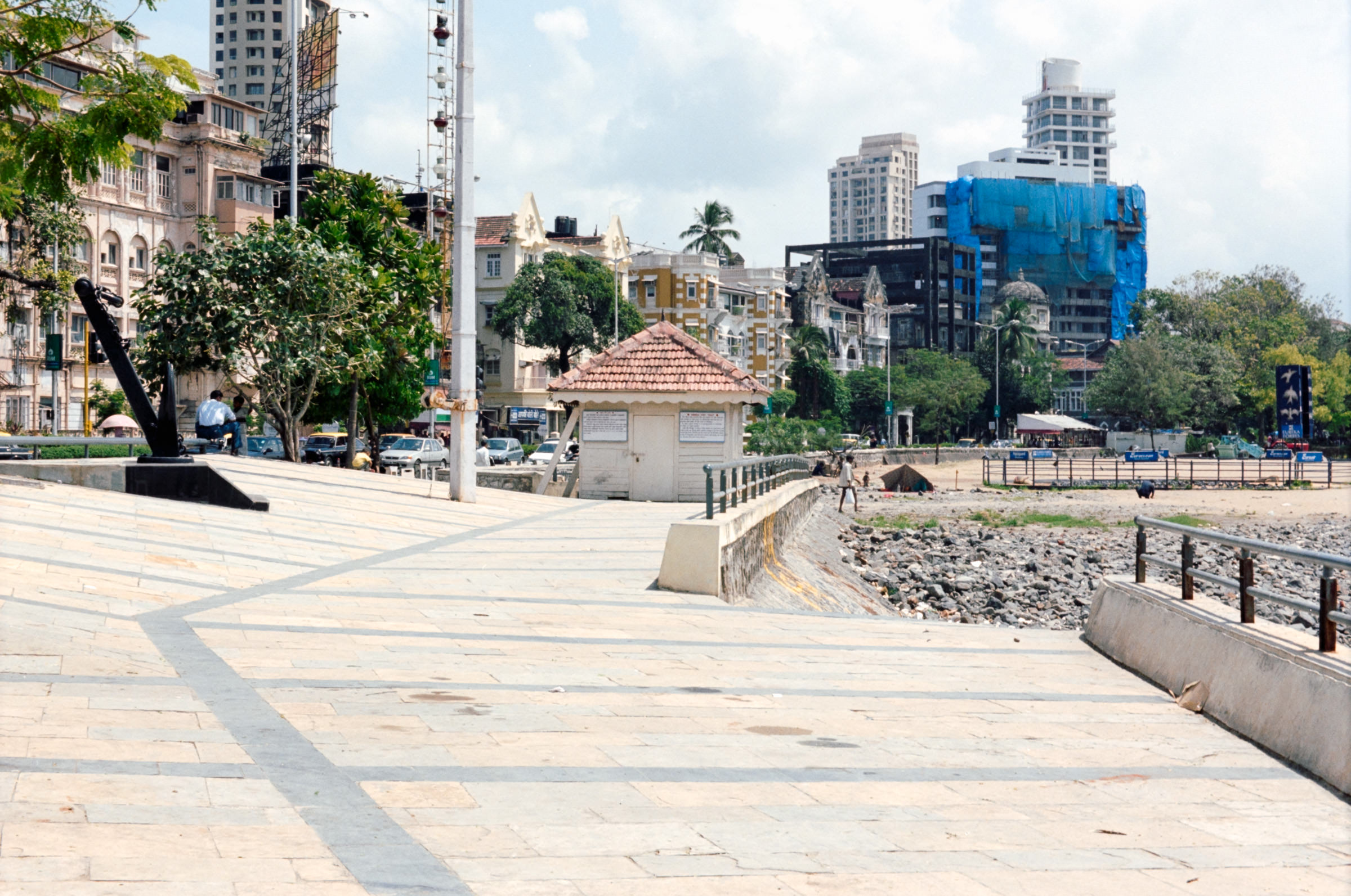 AHP F2004 09 002 sc250526 img05 NLP